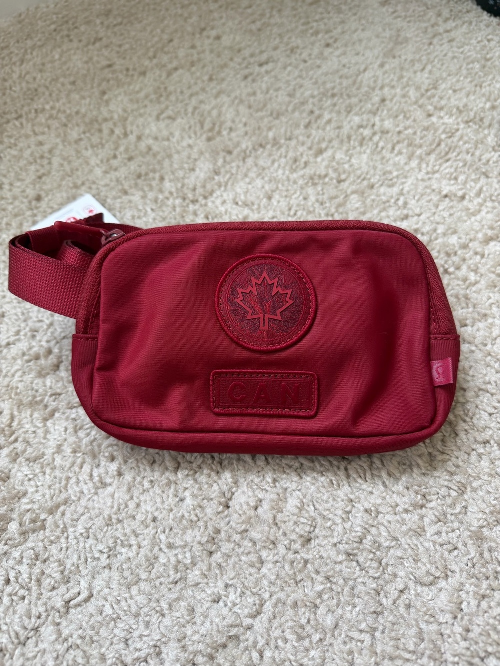 lululemon Future Legacy Mini Belt Bag *Team Canada 🇨🇦